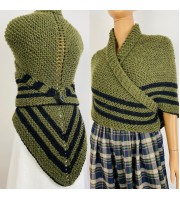 Claire Outlander shawl green alpaca triangle shawl knit shoulder wrapceltic sontag shawl claire fraser shawl anniversary gift wife mom