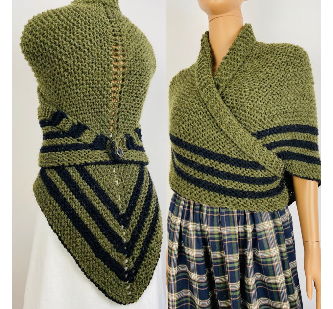Clare V. Raffia Crochet Fob in Radish