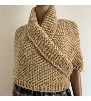 Outlander Claire shawl Season 6 beige knit shoulder wrap alpaca celtic sontag shawl wool triangle shawl inspired Outlander Carolina shawl