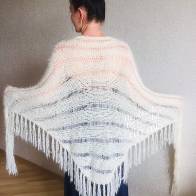 Ivory bridesmaid shawl fringe, Triangle crochet outlander hand knit scarf Faux fur wrap stole, Mother of groom gift Rustic bridal lace shawl