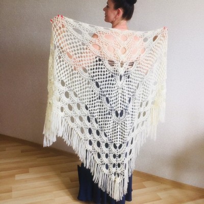 Winter wedding shawl fringe Ivory bridesmaid shawl Blue boho rustic wedding cape White bridal outlander shawl pin brooch Crochet mohair wrap